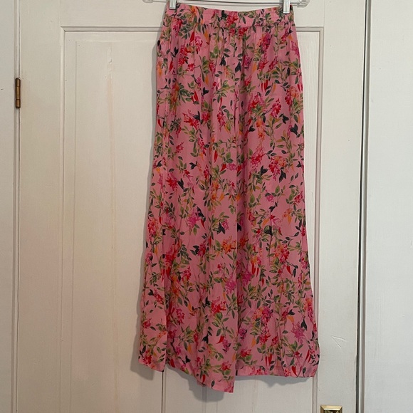 New TAJ by Sabrina Floral Wide Leg Crop Pants size Small - Picture 4 of 7